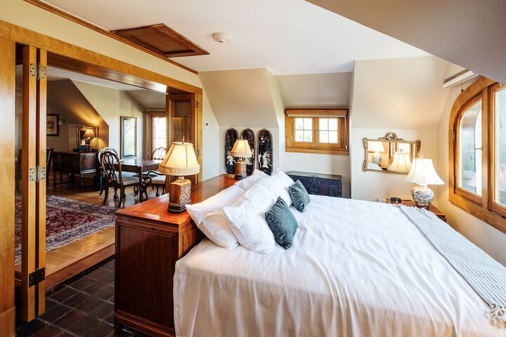 Room 4 of 62