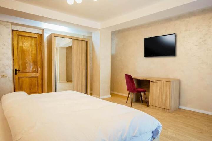 Room 8 of 41
