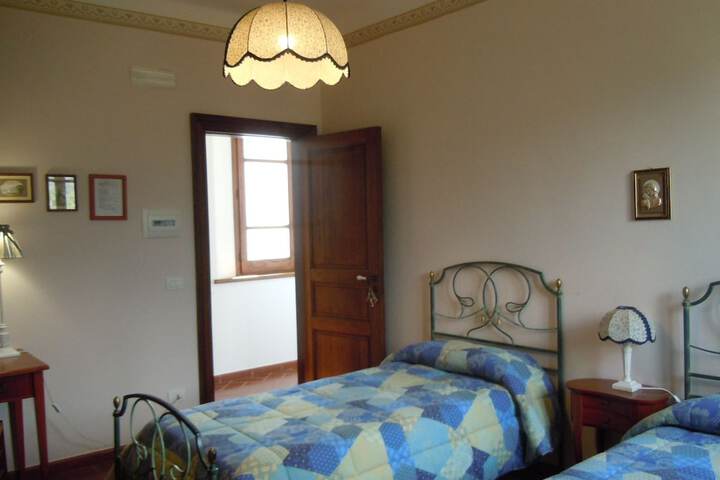 Room 10 of 49