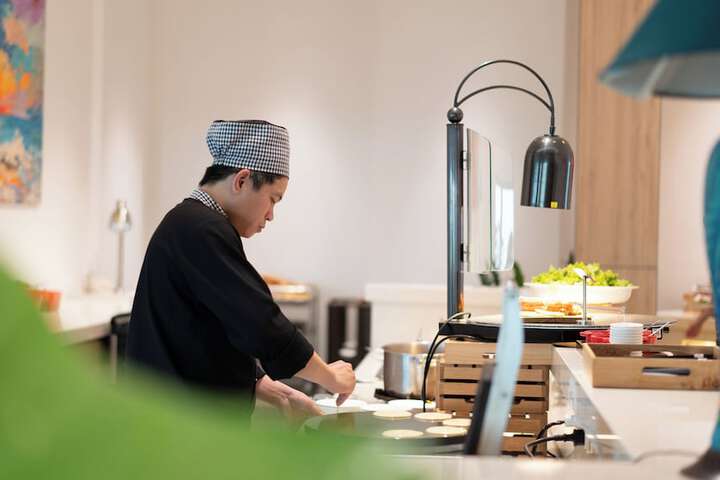 Dining 66 of 90