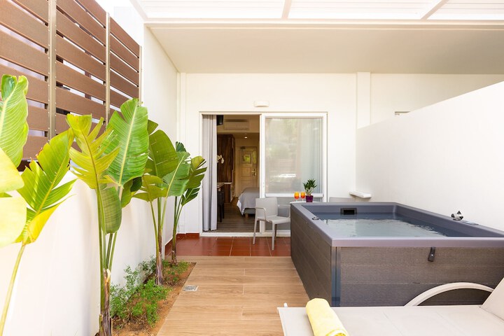 Hot Tub 121 of 171