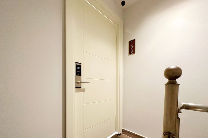 Ballroom/Hall 75 of 99