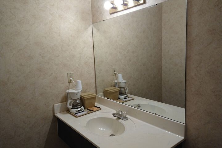 Room 25 of 37