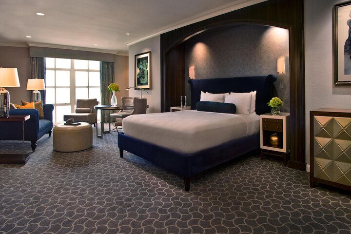 Room 42 of 196
