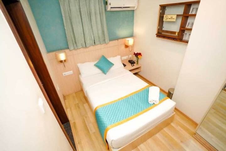 Room 4 of 30