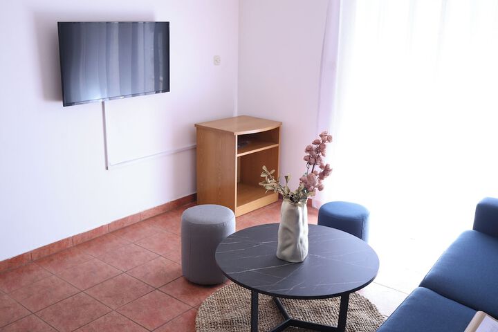 Room 12 of 20