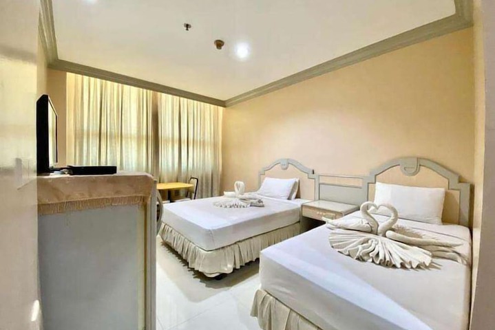 Room 11 of 20