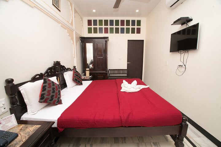 Room 28 of 113