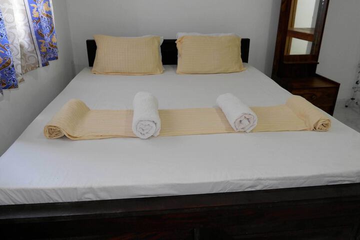 Room 6 of 26