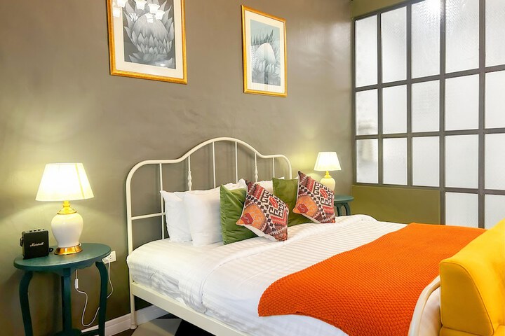 Room 15 of 145