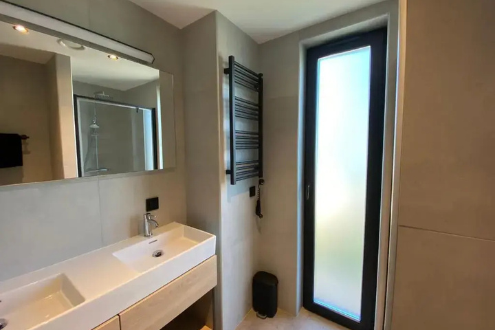 Room 7 of 20