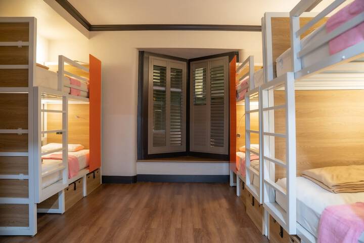 Room 16 of 58