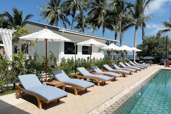 Sundeck 55 of 68