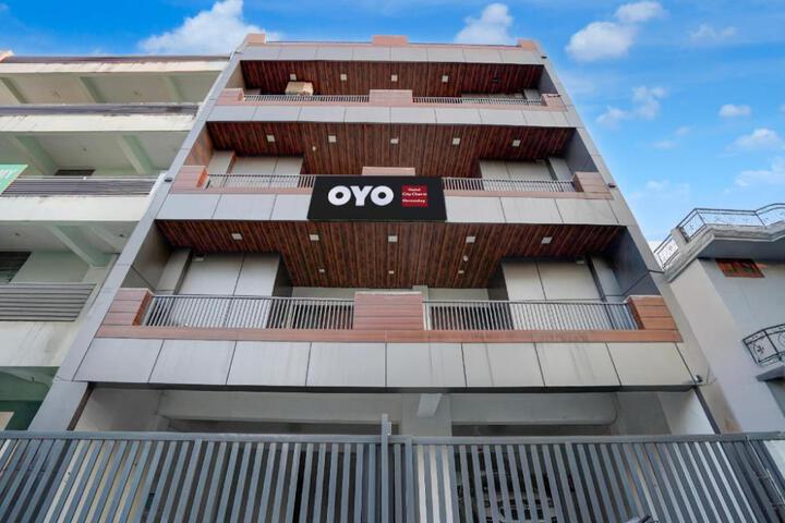 SPOT ON by OYO City Charm Homestay