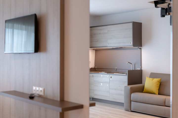 Room 74 of 172