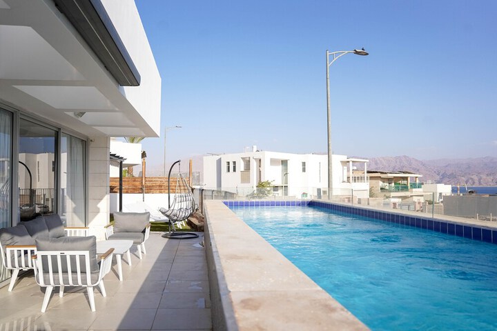Pool 273 of 315