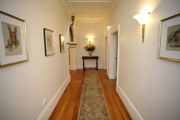 Ballroom/Hall 24 of 32
