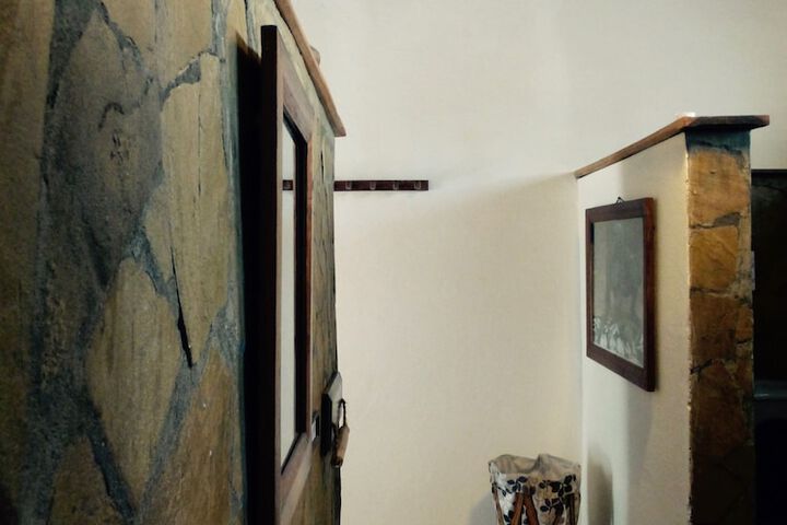 Room 42 of 99