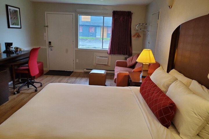 Room 5 of 33