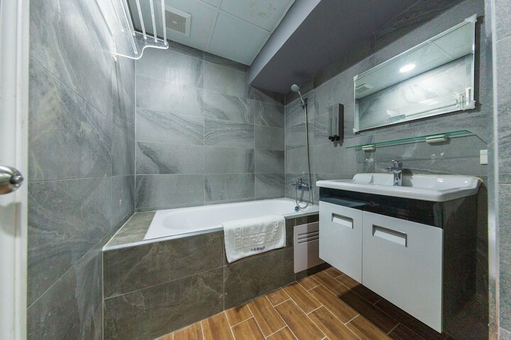 Room 26 of 31