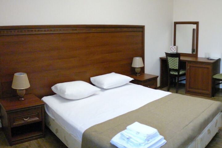 Room 8 of 60