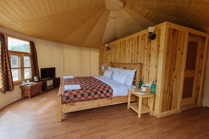 Room 3 of 17