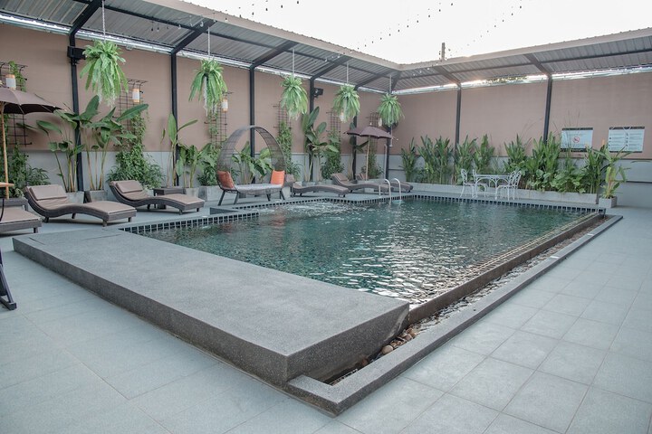 Pool 44 of 54