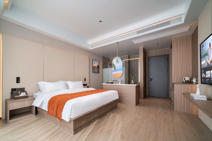 Room 12 of 62