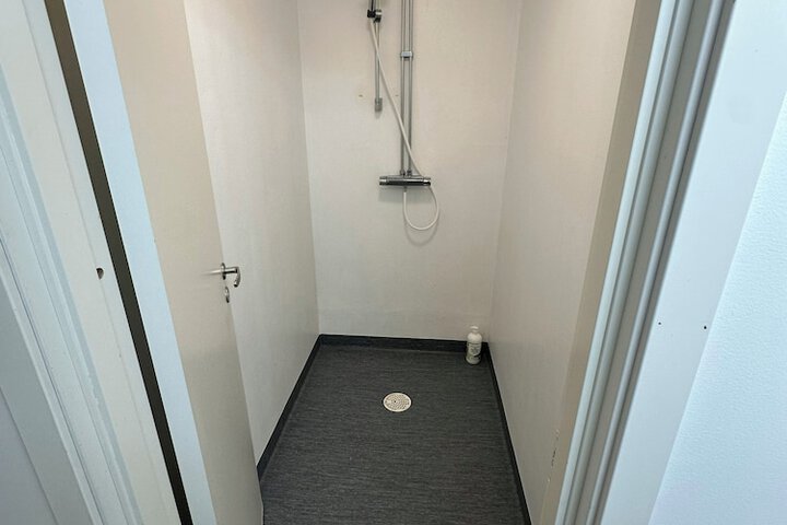 Room 71 of 82