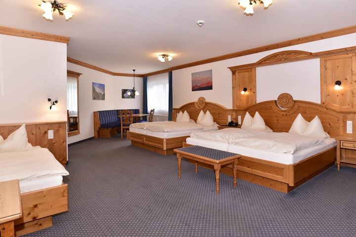 Room 21 of 61