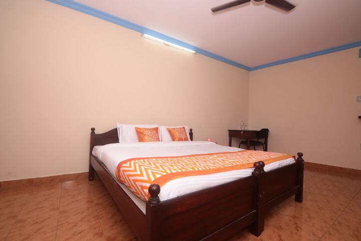 Room 6 of 25