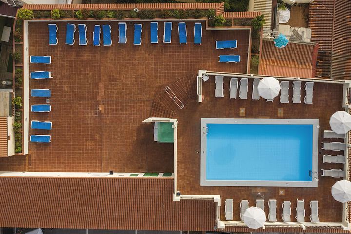 Hotel with Pool