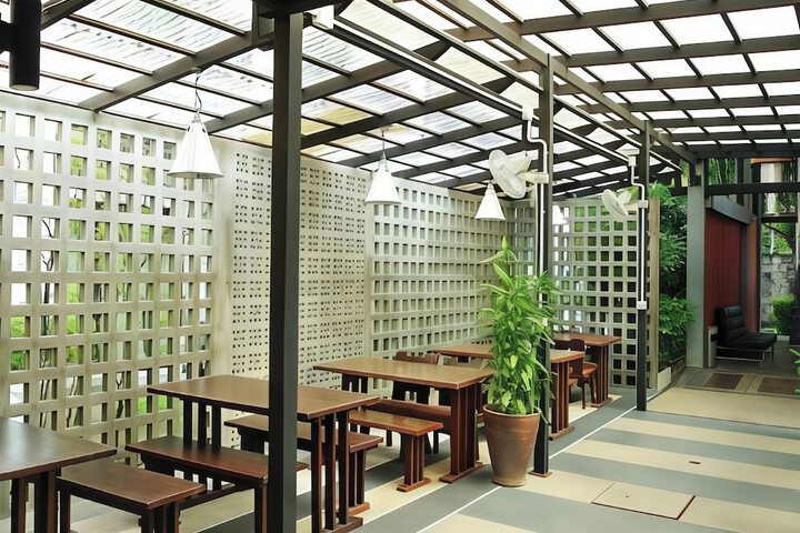 Hotel Exterior 44 of 47