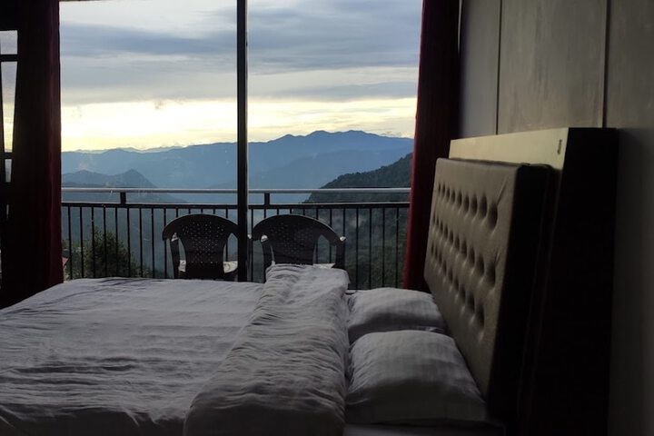 Room 10 of 21