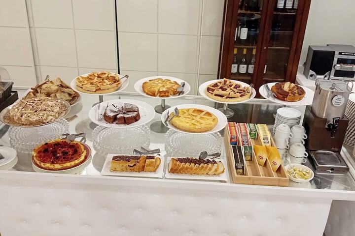 Dining 65 of 79