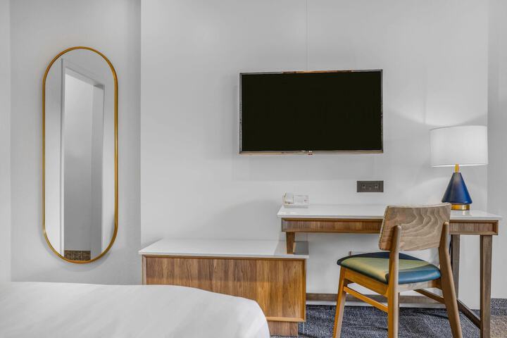 Room 47 of 108
