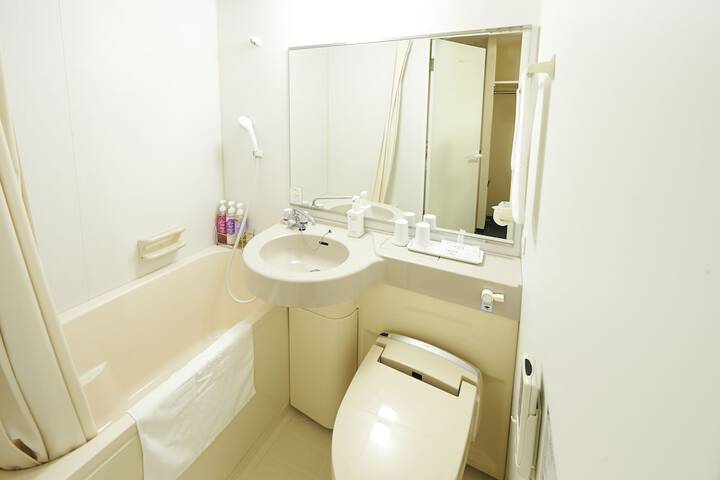 Room 20 of 42