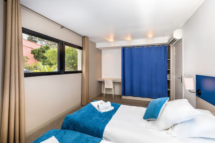 Room 4 of 49