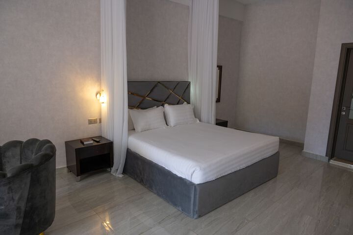 Room 8 of 63