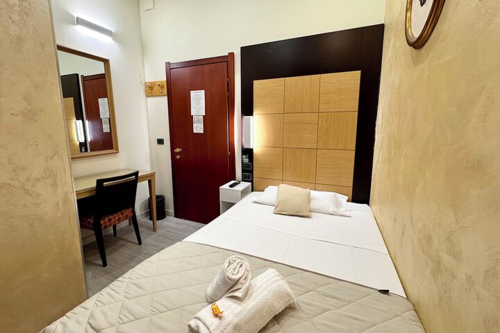 Room 30 of 63