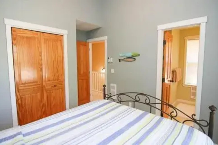 Room 7 of 11