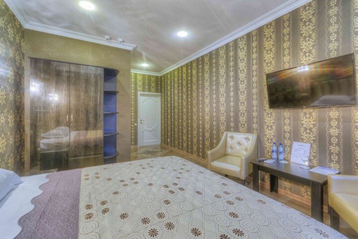 Room 18 of 27