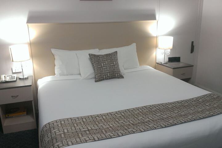 Room 5 of 38