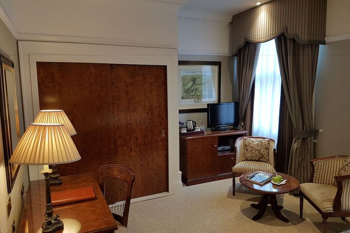 Room 16 of 82