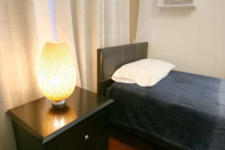 Room 17 of 27