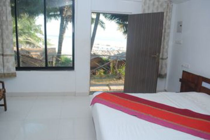 Room 11 of 25