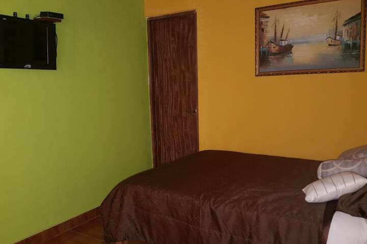 Room 17 of 38