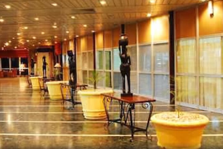 Ballroom/Hall 35 of 45