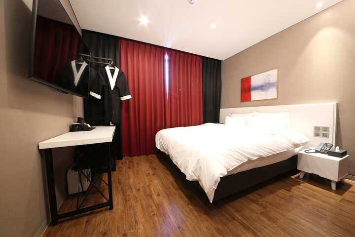 Room 13 of 117