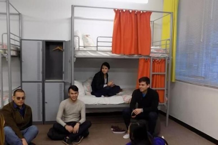 Room 13 of 32